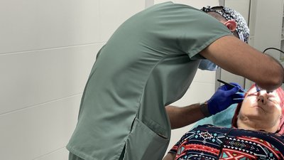 В Одесі пластичний хірург Артур Тумбашян безкоштовно оперує травмованих після ракетного удару по Сергіївці В Одесі пластичний хірург Артур Тумбашян безкоштовно оперує травмованих після ракетного удару по Сергіївці