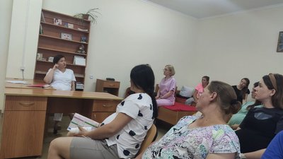 У Тернополі відновили заняття в школі відповідального материнства та батьківства