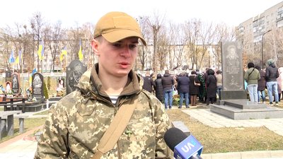 У Житомирі попрощалися з двома десантниками – Артемом Пастовенським і Максимом Богдановичем У Житомирі попрощалися з двома десантниками – Артемом Пастовенським і Максимом Богдановичем