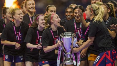 Жіноча збірна США з футболу оновила історичний рекорд за титулами чемпіонату КОНКАКАФ: відео
