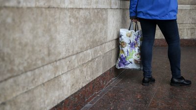 З 1 лютого пластикові пакети подорожчають. Як це вплине на звички українців