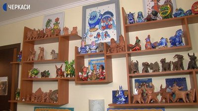 Черкаська майстриня розмалювала оселю під час карантину Черкаська майстриня розмалювала оселю під час карантину