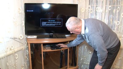 Анатолій Околічний налаштовує цифрове телебачення Анатолій Околічний налаштовує цифрове телебачення