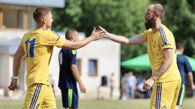 На Тернопільщині провели благодійний матч з футболу На Тернопільщині провели благодійний матч з футболу