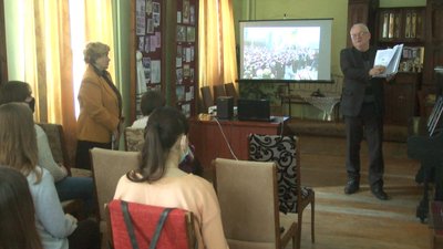 У Хмельницькому презентували книгу про кіборгів