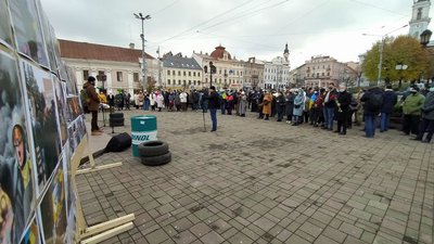 У Чернівцях відзначають річницю Революції гідності