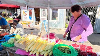 продавець продавець