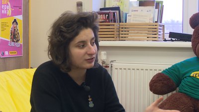 "Головний міф в школі те, що СНІД передається через комарів". Як молодь з ВІЛ живе в Україні "Головний міф в школі те, що СНІД передається через комарів". Як молодь з ВІЛ живе в Україні
