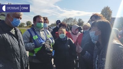 У Степанівці люди мітингують проти підвищення цін на міжміських маршрутах (ФОТО) У Степанівці люди мітингують проти підвищення цін на міжміських маршрутах (ФОТО)