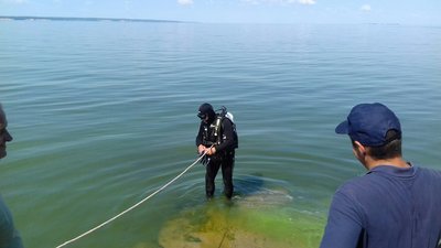 З Кременчуцького водосховища водолази дістали тіло чоловіка