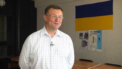 Двічі втікав від війни. Історія чоловіка, який волонтерить у Хмельницькому