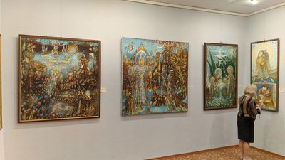 У галереї мистецтв ЧНУ відкрили виставку миколаївського художника Андрія Антонюка У галереї мистецтв ЧНУ відкрили виставку миколаївського художника Андрія Антонюка
