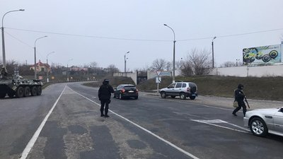 У Херсоні спецоперація з БТРами У Херсоні спецоперація з БТРами
