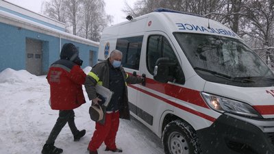 Сніг уповільнив швидкі. Як працюють рівненські медики в негоду