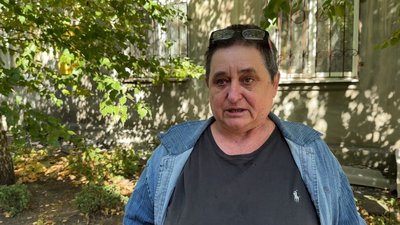 "Землянку викопаю, у підвал піду, та не поїду". Розповіді людей, які не виїздять з прифронтового Мирнограда "Землянку викопаю, у підвал піду, та не поїду". Розповіді людей, які не виїздять з прифронтового Мирнограда