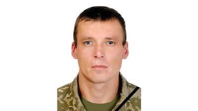 На Чернігівщині попрощалися з двома військовими — Павлом Колядою та Іллею Околодьком На Чернігівщині попрощалися з двома військовими — Павлом Колядою та Іллею Околодьком