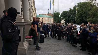 Біля Львівської ОДА ветерани війни вимагали повернути пільги на проїзд