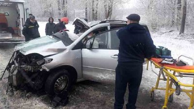 На Львівщині зіткнулися авто та пасажирський автобус На Львівщині зіткнулися авто та пасажирський автобус