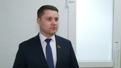У Рівному діти щодня перебігають колії, щоб потрапити до школи. Як реагує влада У Рівному діти щодня перебігають колії, щоб потрапити до школи. Як реагує влада