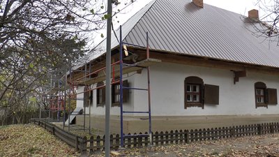 Садибу письменника Івана Котляревського реставрують Садибу письменника Івана Котляревського реставрують