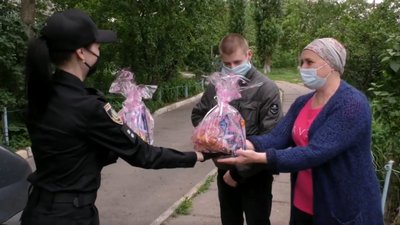 У Херсоні із Днем захисту дітей привітали учасників проєкту "Краса без обмежень"