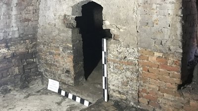 Археологи закінчують розкопки крипт Кафедрального Собору Святої Трійці у Луцьку Археологи закінчують розкопки крипт Кафедрального Собору Святої Трійці у Луцьку