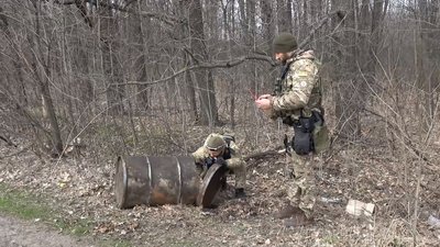 Понад 300 снарядів росіян виявили рятувальники на полях Сумщини Понад 300 снарядів росіян виявили рятувальники на полях Сумщини