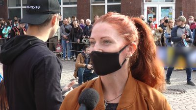 Встановили рекорд. У Франківську спортсмени тягнули 9 комунальних автобусів Встановили рекорд. У Франківську спортсмени тягнули 9 комунальних автобусів