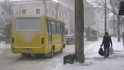 Автобуси замерзли: повідомили скільки луцьких маршруток не завелися