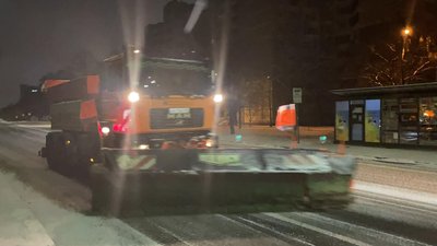 У Києві більшість вулиць розчищені від снігу і оброблені протиожеледними засобами — Київавтодор У Києві більшість вулиць розчищені від снігу і оброблені протиожеледними засобами — Київавтодор