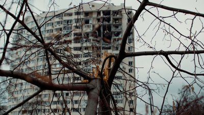Влучання російської авіабомби у будинок на вулиці Чорновола.Чернігів. 3 березня 2022 рік Влучання російської авіабомби у будинок на вулиці Чорновола.Чернігів. 3 березня 2022 рік