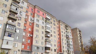 Горіли 3 рази: у Рубіжному вода стікає з електричних дротів багатоповерхівки