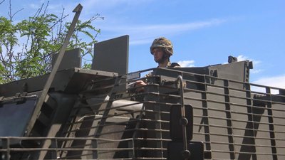 Воїни одеської бригади опановують британські бронемашини Мastіff