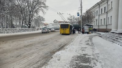 До 20 сантиметрів снігового покриву: які наслідки негоди на Полтавщині До 20 сантиметрів снігового покриву: які наслідки негоди на Полтавщині
