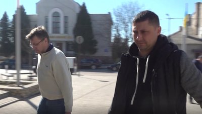 Автомобілі, бронежилети, медикаменти воїнам передає волонтер з Тернопільщини Автомобілі, бронежилети, медикаменти воїнам передає волонтер з Тернопільщини