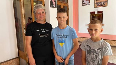 Бабуся і онуки Бабуся і онуки