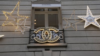 Chanel припинила продавати свою продукцію клієнтам, які мають намір вивезти її до Росії