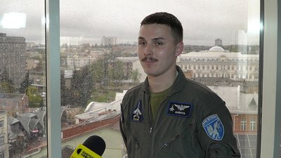 Захисникам українського неба: вінницький дитячий рок-гурт випустив кліп "Мій герой" Захисникам українського неба: вінницький дитячий рок-гурт випустив кліп "Мій герой"