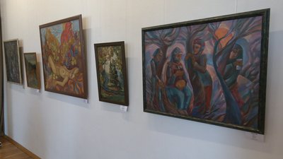 "Династія. Три епохи мистецтва": в Черкасах відкрили виставку робіт родини Сірих