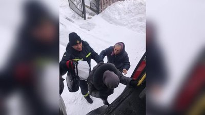 Прикарпатські рятувальники допомогли хворій жінці дістатися за ліками