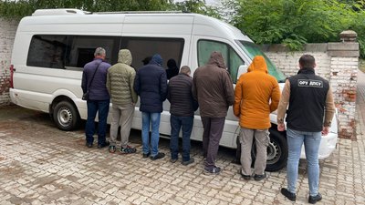 Жителя Рівненщини затримали за незаконну переправку чоловіків за кордон