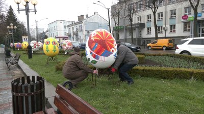 У Рівному до Великодня з'явився Писанковий сад У Рівному до Великодня з'явився Писанковий сад