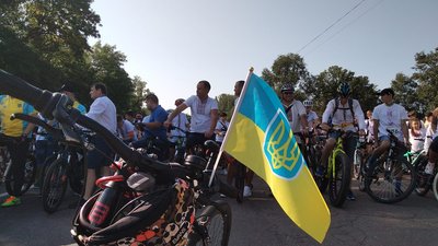 У Кропивницькому встановили рекорд з наймасовішого велопробігу у вишиванках