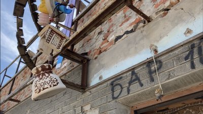 Розбиті склади, знищені зерно та техніка: фермер на Харківщині відновлює підприємство після окупації Розбиті склади, знищені зерно та техніка: фермер на Харківщині відновлює підприємство після окупації