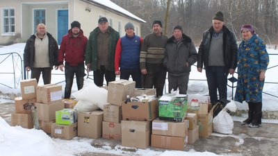 Понад 2 тонни їжі та одягу зібрали для бійців жителі Великогаївської громади