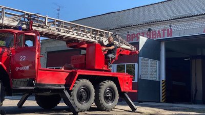 На Миколаївщині чоловік 30 років працює керманичем пожежного авто На Миколаївщині чоловік 30 років працює керманичем пожежного авто