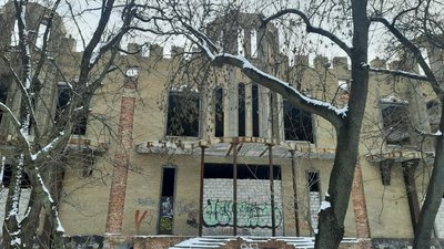 У Кропивницькому недобудову хочуть перетворити на спортивний комплекс У Кропивницькому недобудову хочуть перетворити на спортивний комплекс