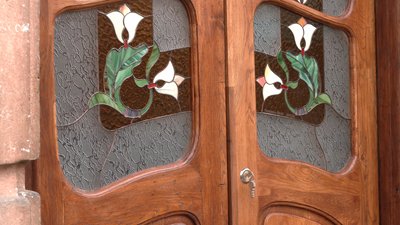 В Івано-Франківську відновили двері у столітній кам'яниці В Івано-Франківську відновили двері у столітній кам'яниці