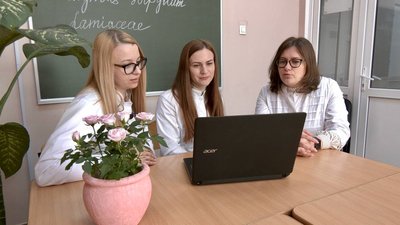 Замість аптеки – сцена "Євробачення": студентство гурту TVORCHI Замість аптеки – сцена "Євробачення": студентство гурту TVORCHI