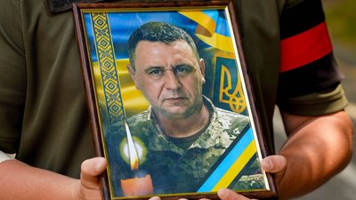 В Ужгороді попрощалися із загиблим військовим Сергієм Михайленком